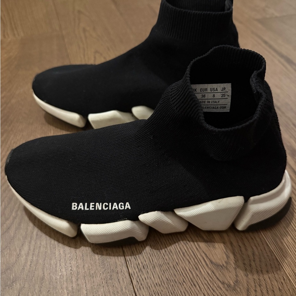 BALENCIAGA WOMEN'S SPEED 2.0 KNIT SNEAKER BLACK/WHITE US SIZE 8